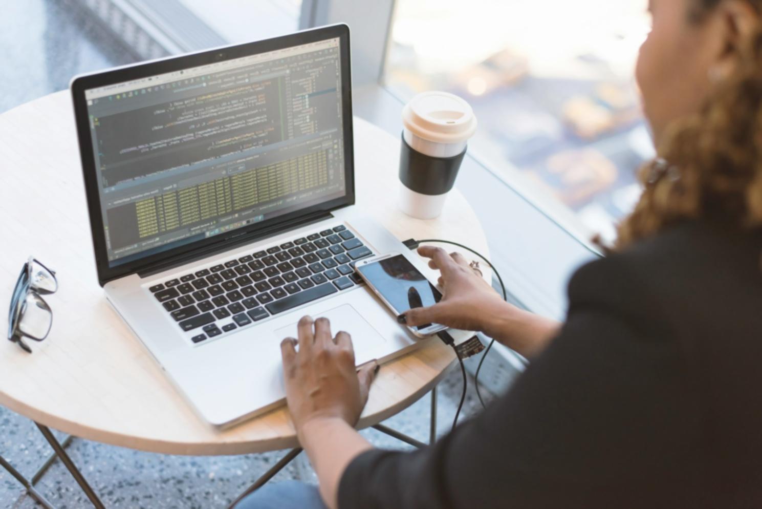 Professional 3D character modeling demonstration showing advanced topology techniques